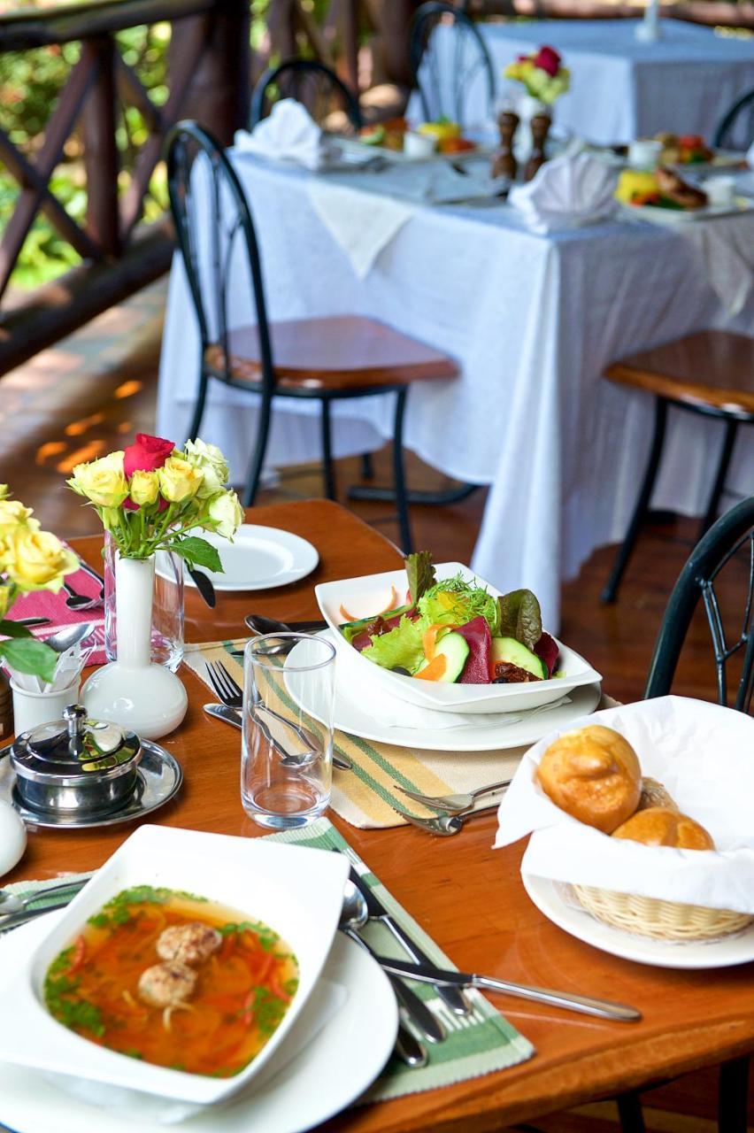 The Great Rift Valley Lodge & Golf Resort Найваша Екстериор снимка